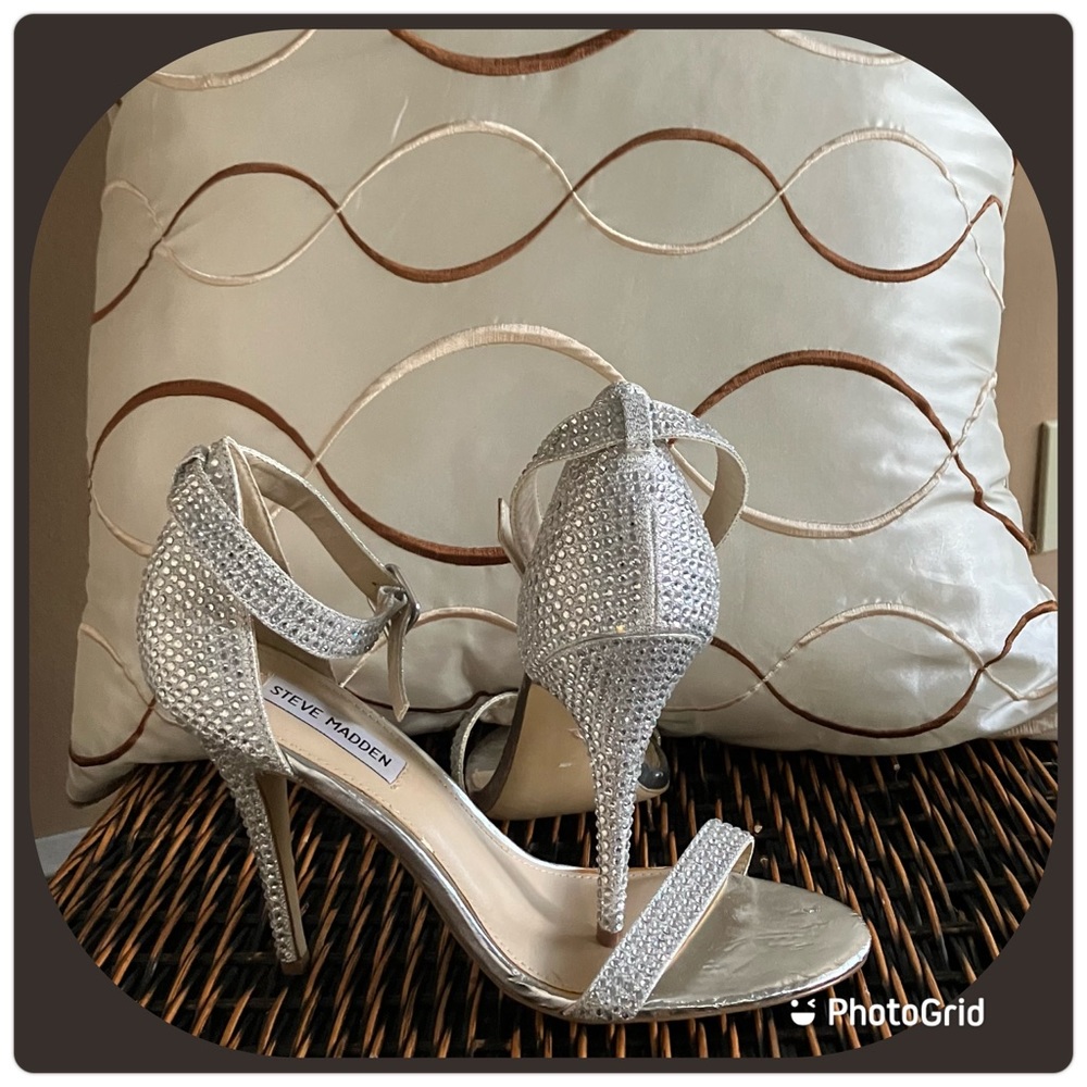 Steve Madden, Tecy, silver classic rhinestone heels, with ankle strap. Sz 10M